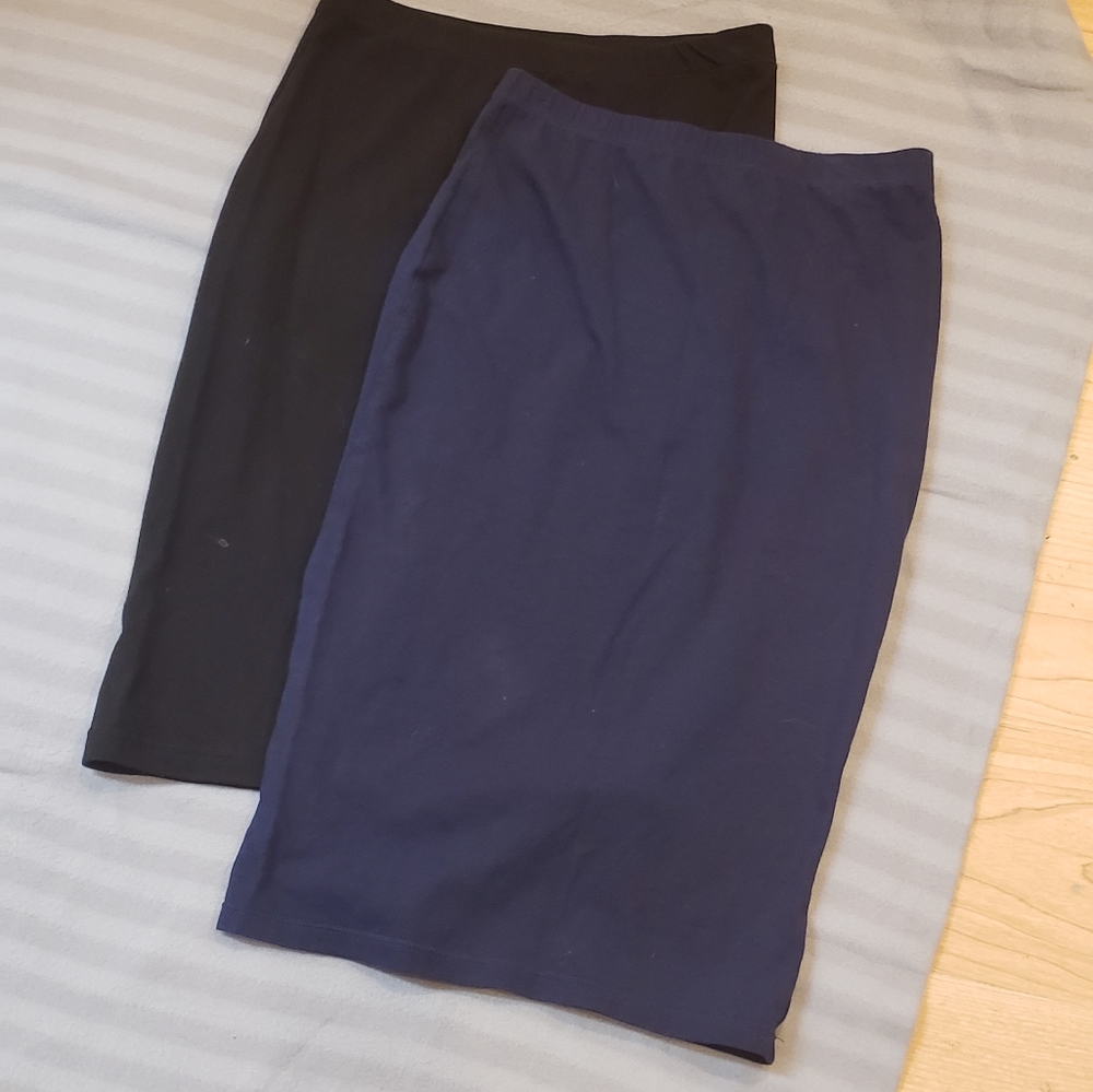 Bundle of 2 skirts